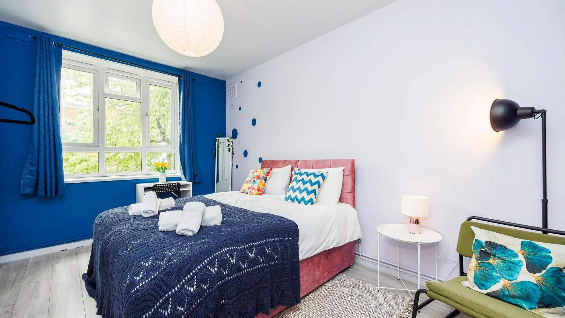 Spacious 2-Bedroom Apartment With Terrace, Garden Views & Free Wifi Near Olympic Stadium Λονδίνο 0*,