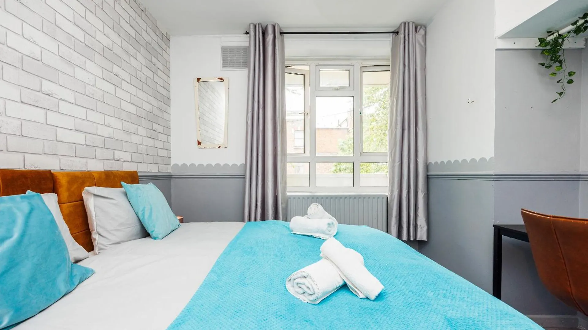 Spacious 2-Bedroom Apartment With Terrace, Garden Views & Free Wifi Near Olympic Stadium Λονδίνο