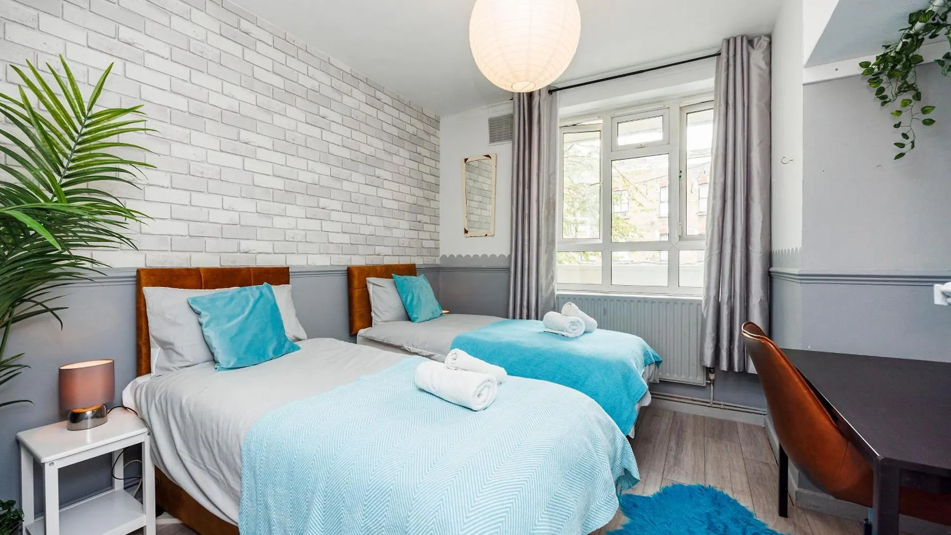 Spacious 2-Bedroom Apartment With Terrace, Garden Views & Free Wifi Near Olympic Stadium Λονδίνο 0*,