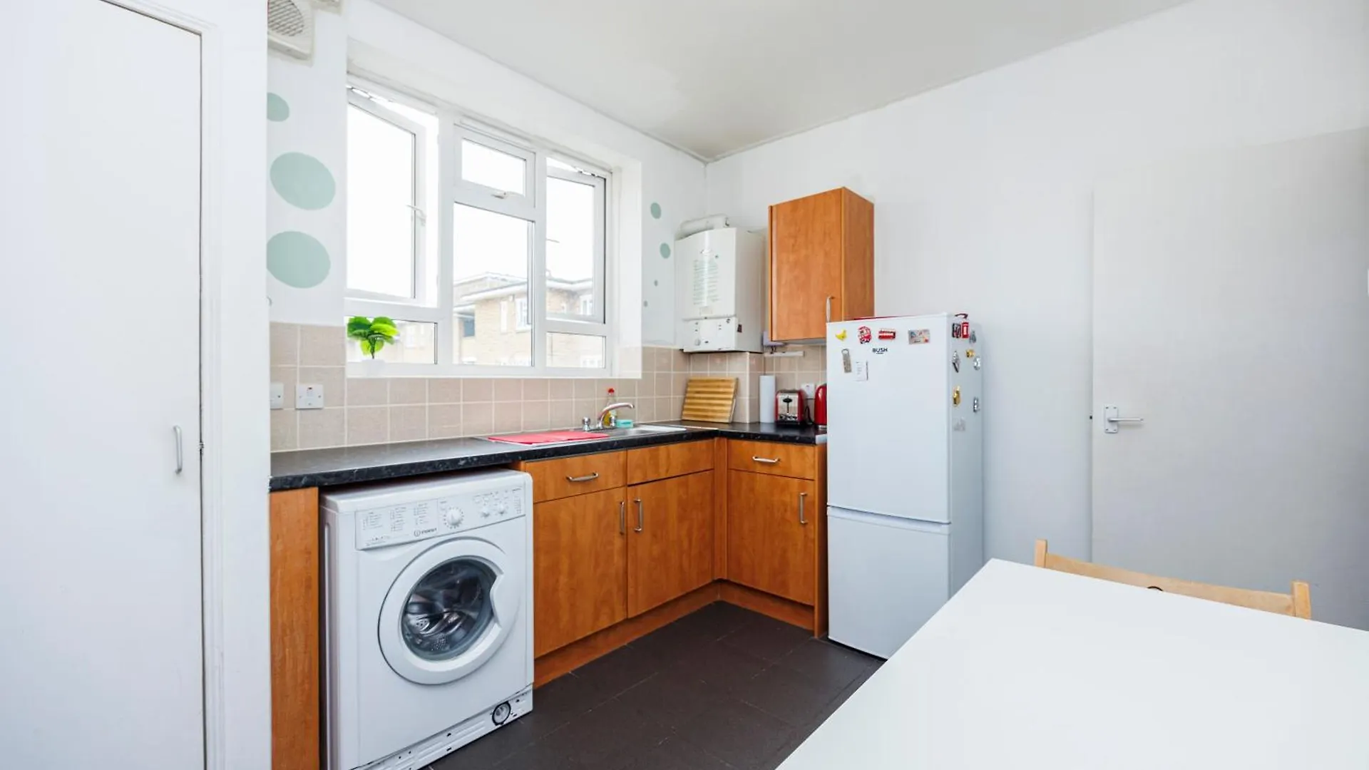 Spacious 2-Bedroom Apartment With Terrace, Garden Views & Free Wifi Near Olympic Stadium Λονδίνο