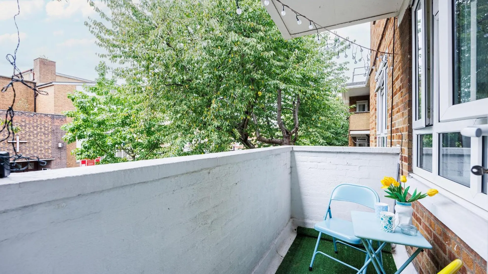 Spacious 2-Bedroom Apartment With Terrace, Garden Views & Free Wifi Near Olympic Stadium London